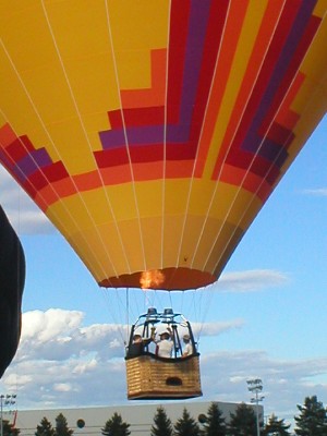 Balloon and basket Discover the world of Arizona hot air balloons!